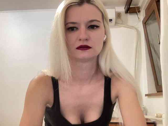 OnikaLove webcam