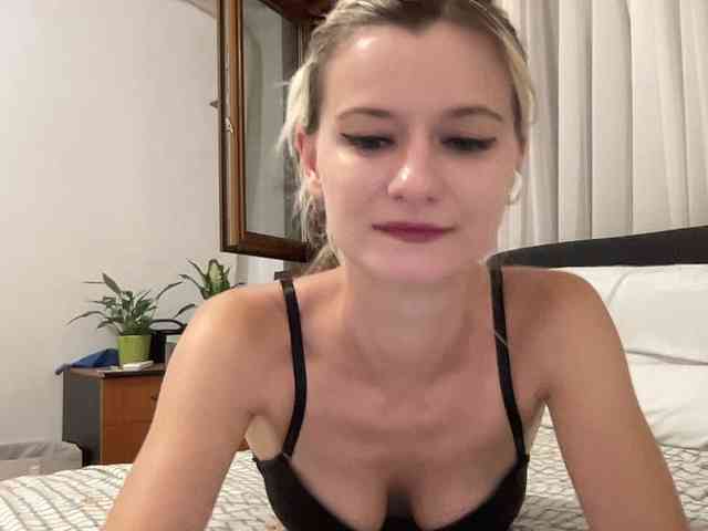 OnikaLove webcam