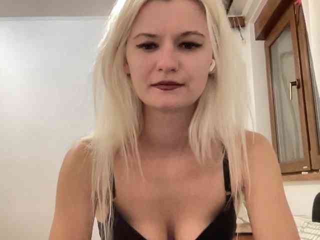 OnikaLove webcam