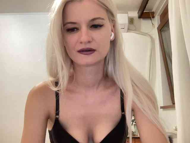 OnikaLove webcam
