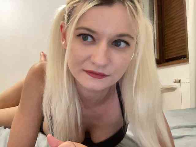 OnikaLove webcam