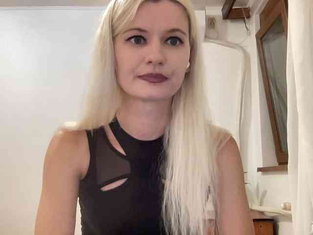 OnikaLove webcam