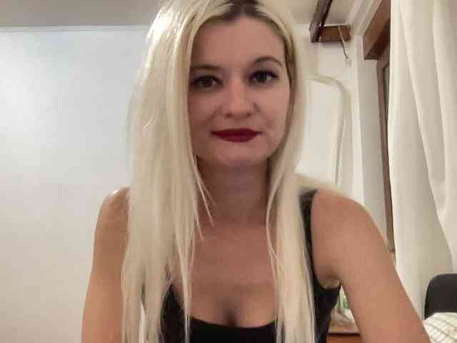 OnikaLove webcam