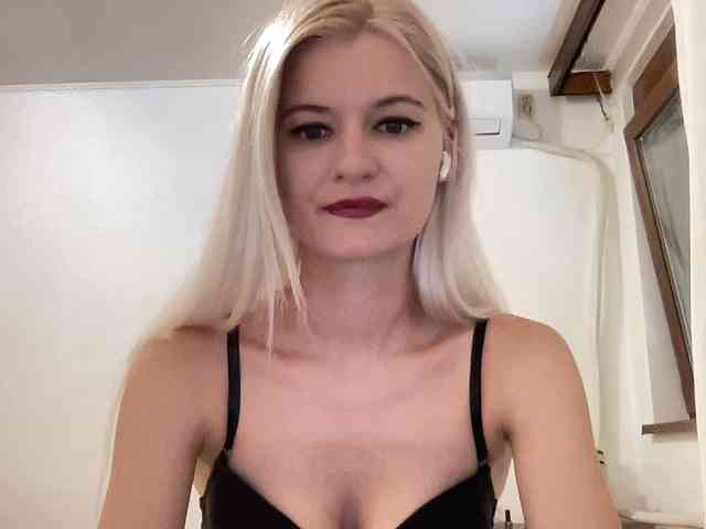 OnikaLove webcam