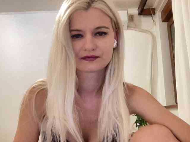 OnikaLove webcam
