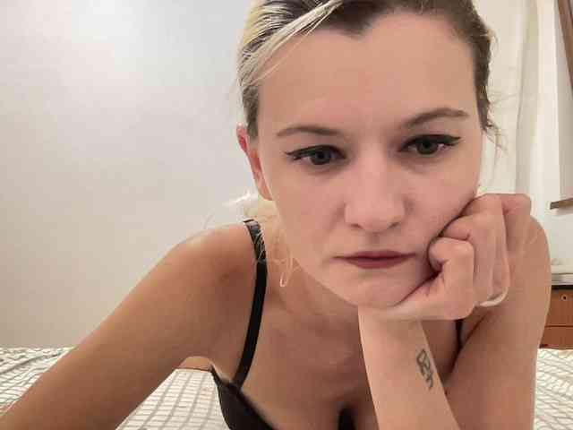 OnikaLove webcam