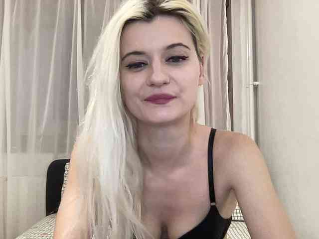 OnikaLove webcam