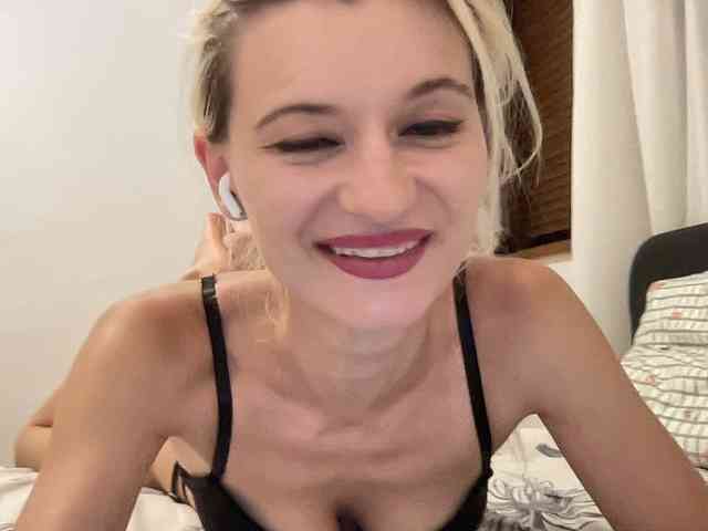 OnikaLove webcam