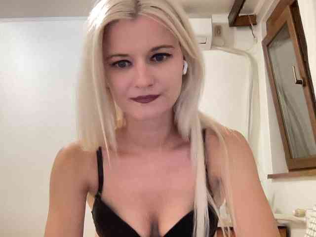 OnikaLove webcam
