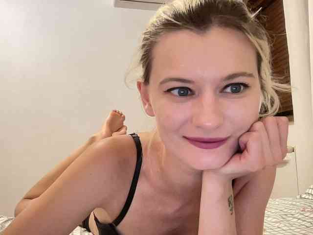 OnikaLove webcam
