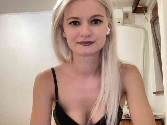 OnikaLove webcam