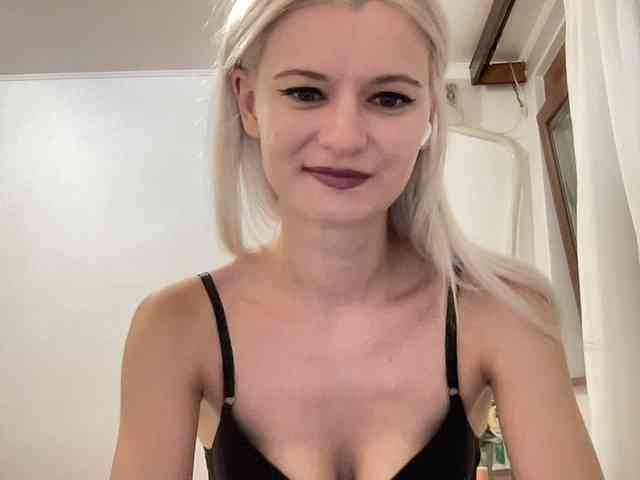 OnikaLove webcam