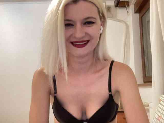 OnikaLove webcam