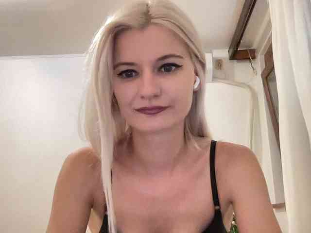 OnikaLove webcam