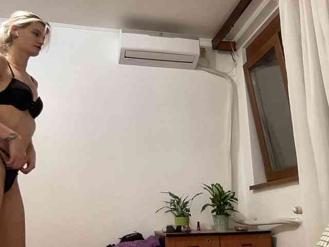 OnikaLove webcam