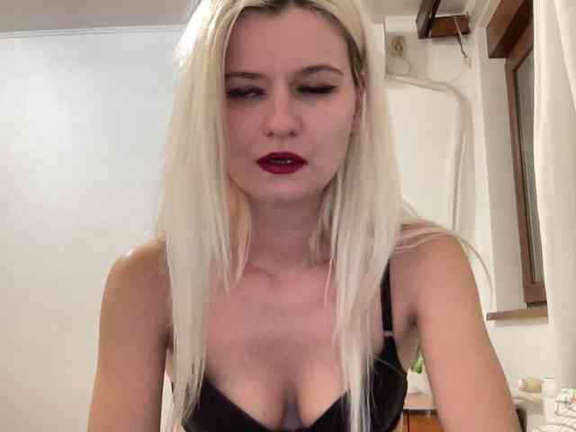 OnikaLove webcam