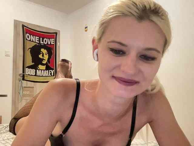 OnikaLove webcam