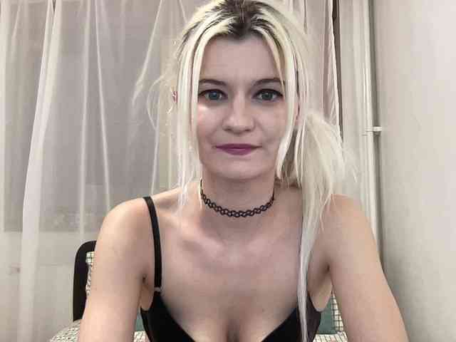 OnikaLove webcam