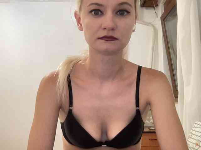 OnikaLove webcam