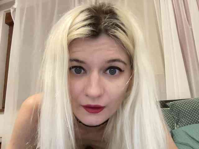 OnikaLove webcam