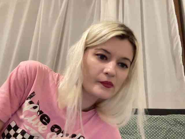 OnikaLove webcam