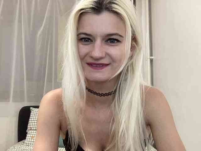 OnikaLove webcam