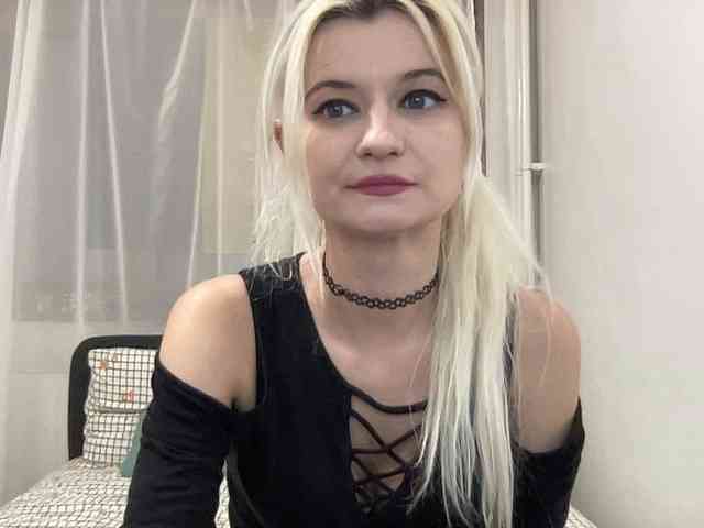 OnikaLove webcam