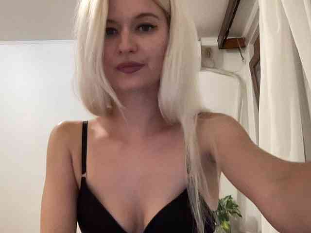 OnikaLove webcam
