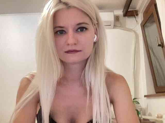 OnikaLove webcam