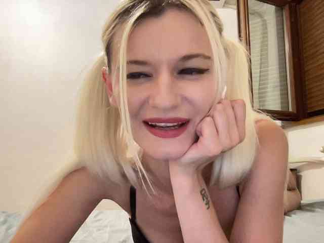 OnikaLove webcam