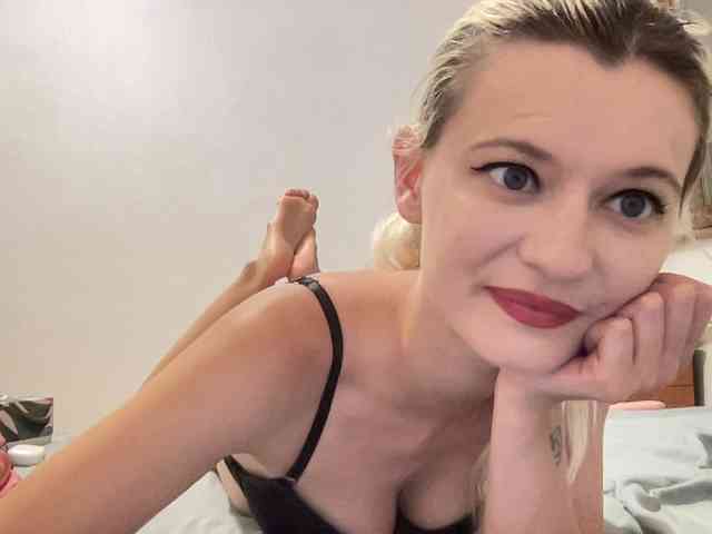 OnikaLove webcam