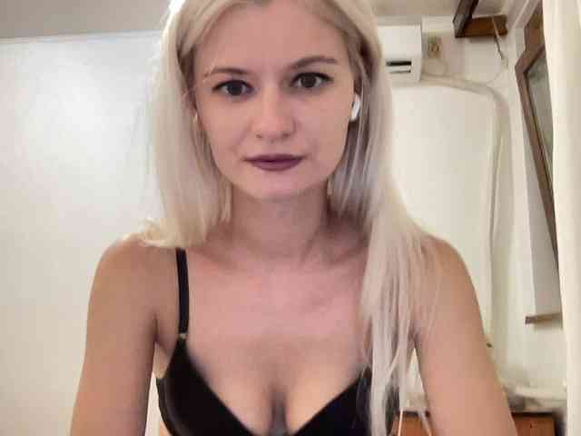 OnikaLove webcam