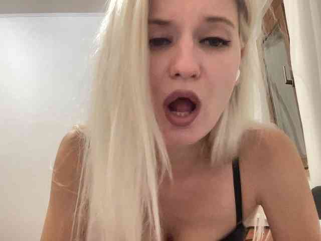 OnikaLove webcam