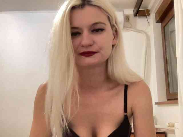 OnikaLove webcam