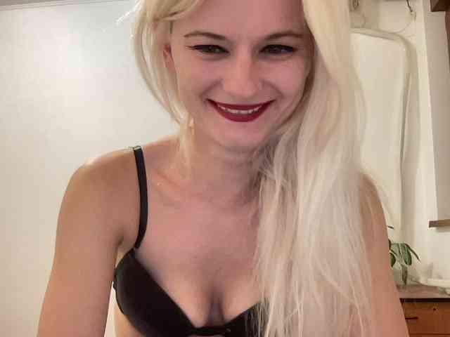 OnikaLove webcam