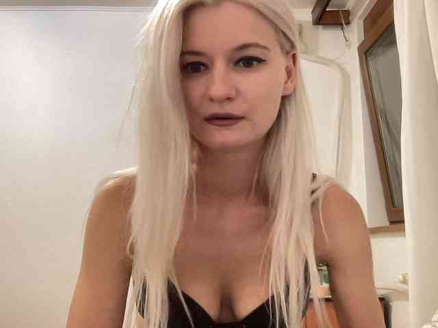 OnikaLove webcam