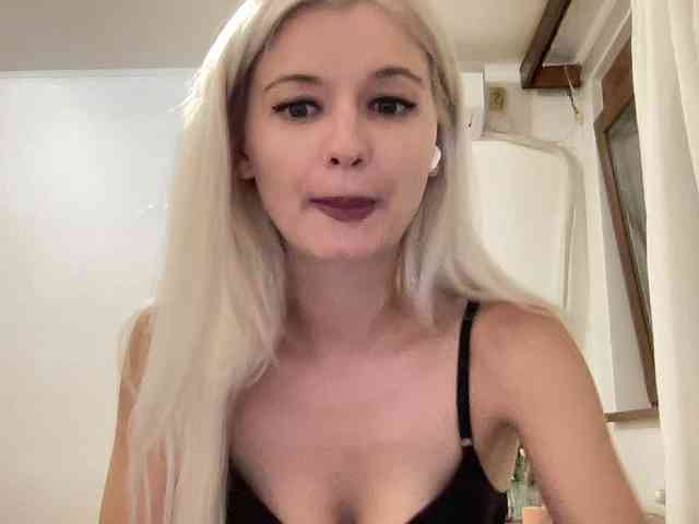 OnikaLove webcam