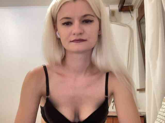 OnikaLove webcam