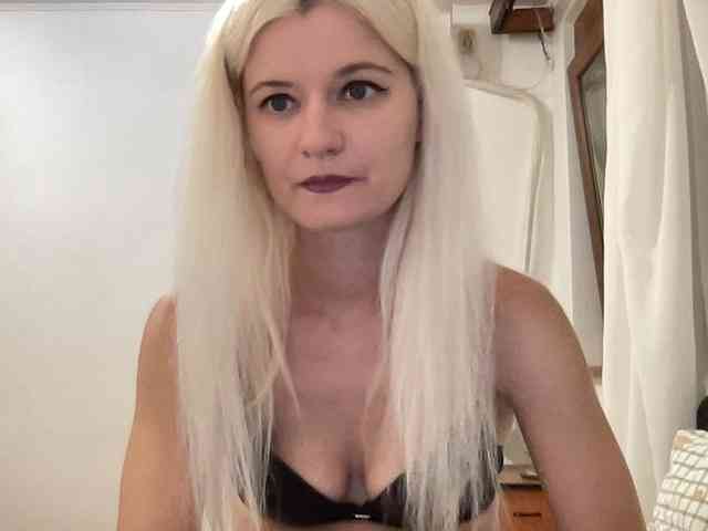 OnikaLove webcam