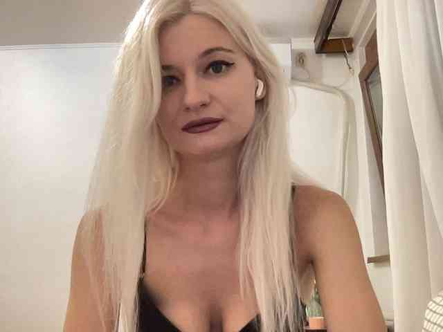 OnikaLove webcam