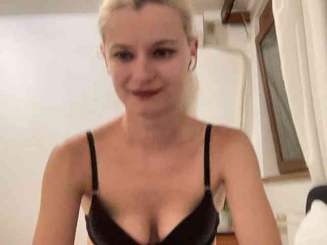 OnikaLove webcam