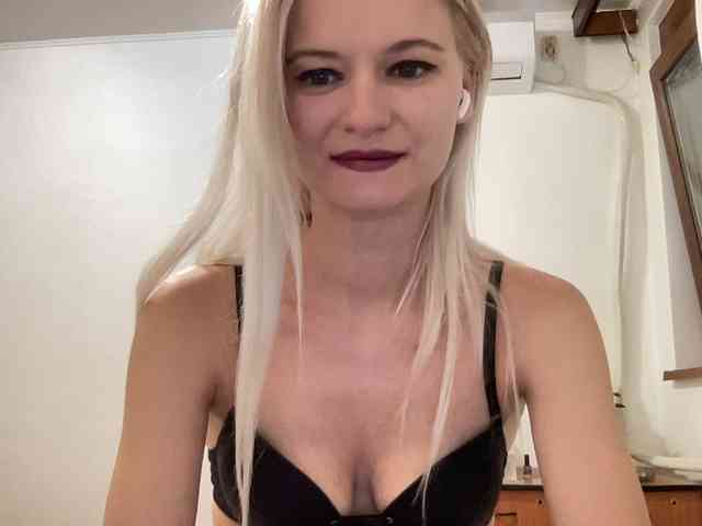 OnikaLove webcam