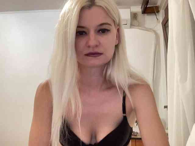 OnikaLove webcam
