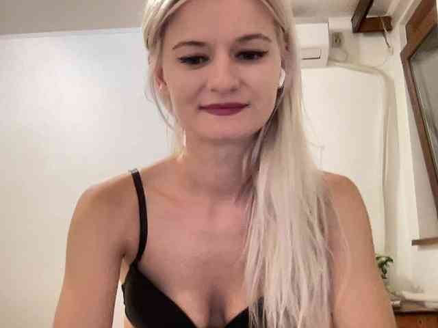 OnikaLove webcam