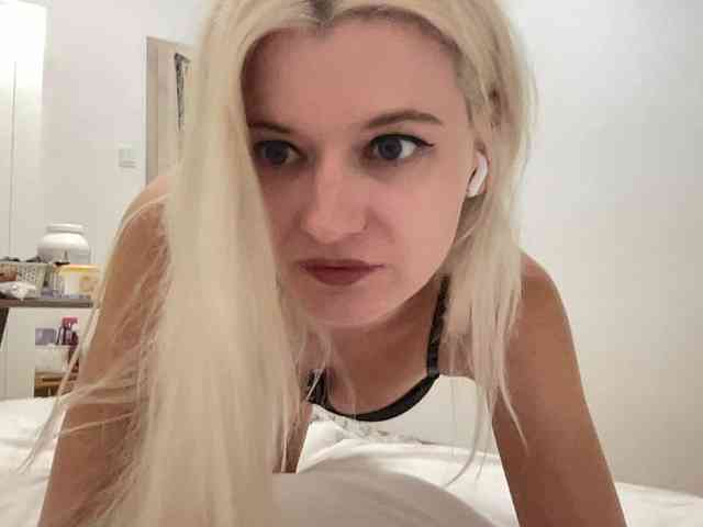 OnikaLove webcam
