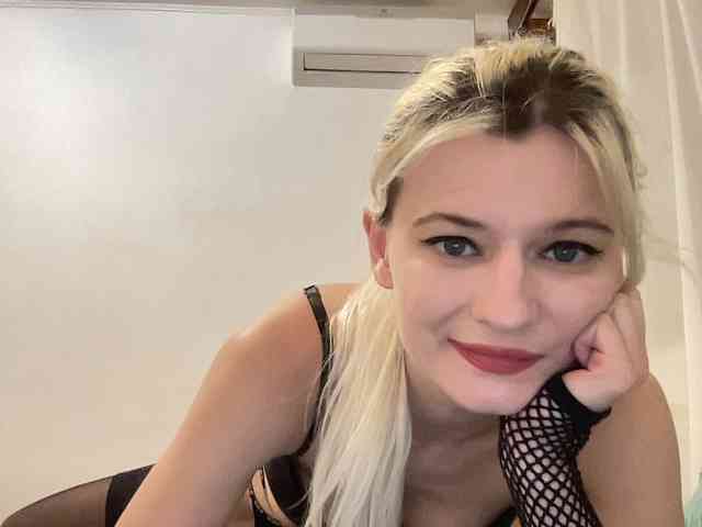 OnikaLove webcam