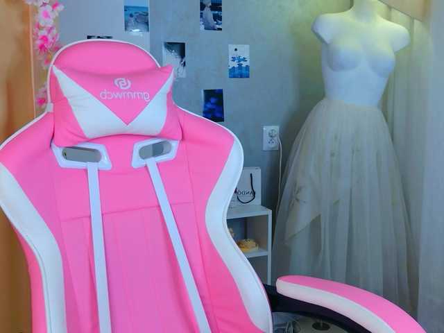 b4by-lol1's BongaCams show and profile