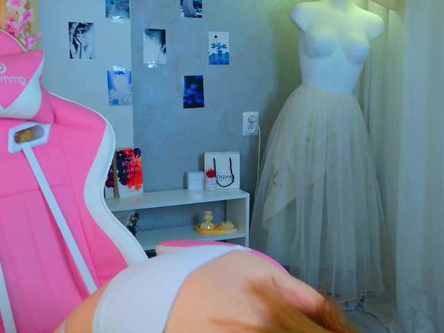 b4by-lol1's BongaCams show and profile