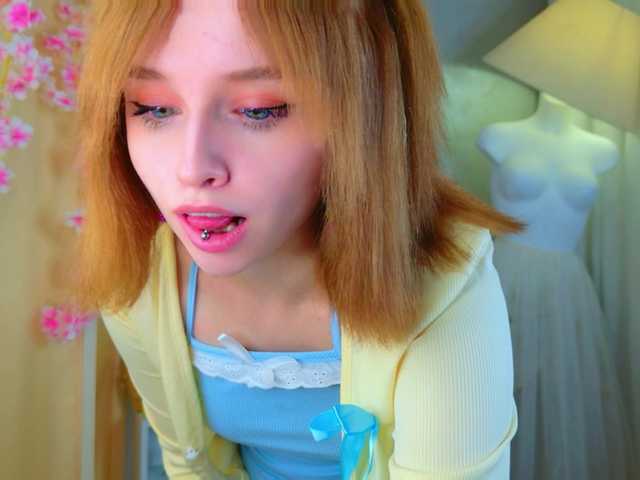 b4by-lol1's BongaCams show and profile