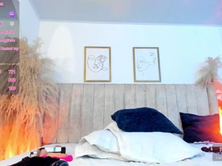 mia-lourence Porn Show